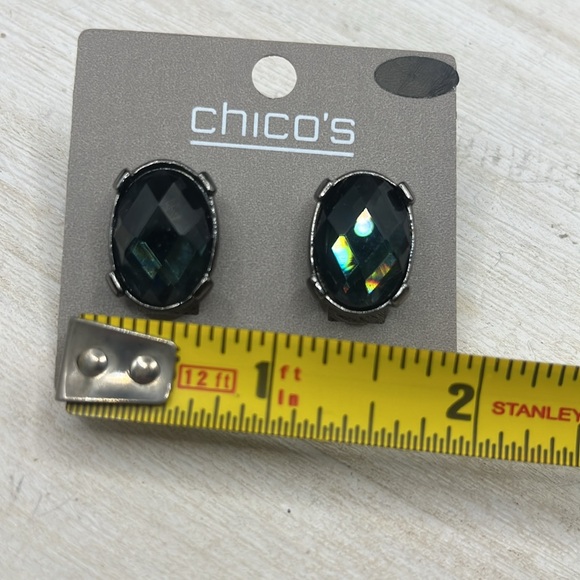 CHICO’S  post back earrings new on card - Picture 4 of 7